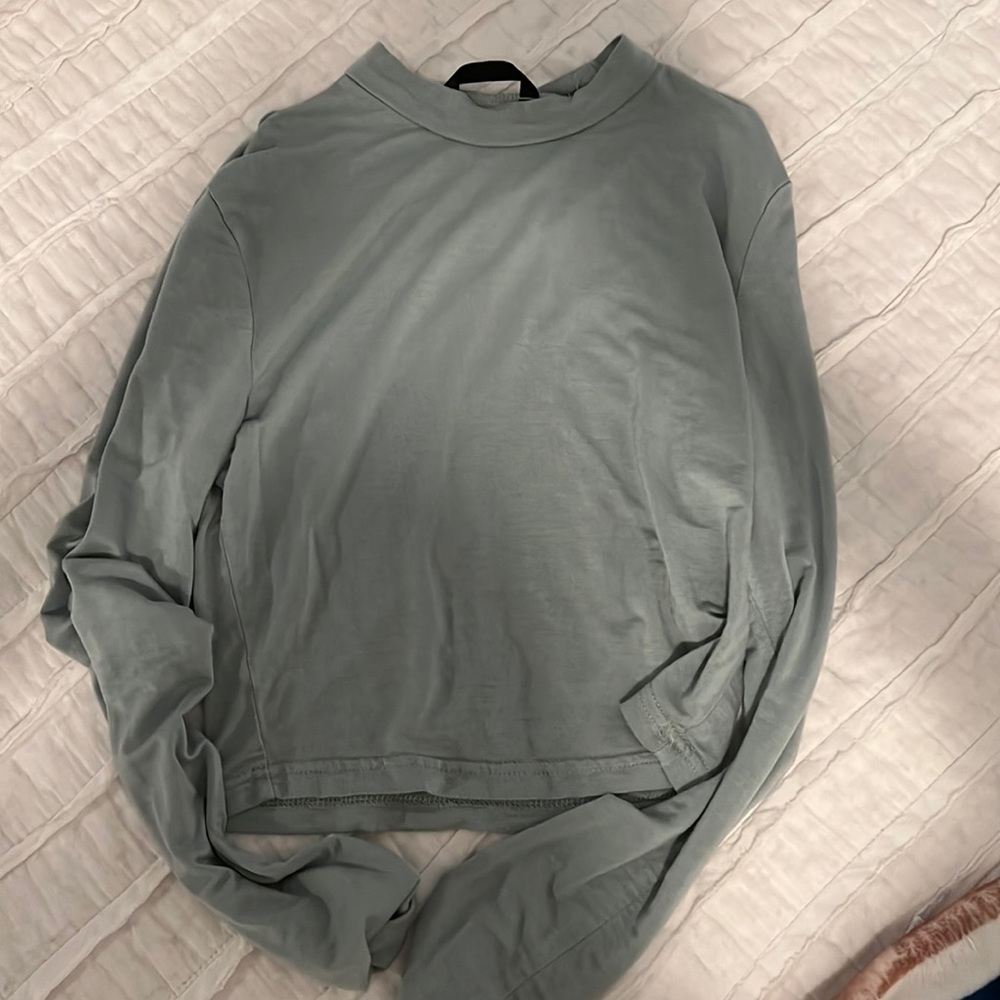 Green cropped long sleeve
